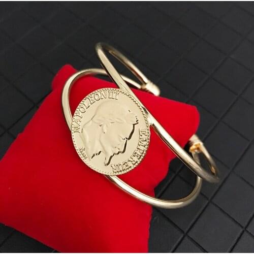 Europes best-selling zinc alloy head bracelet women and men same badge coin bracelet jewelry gif
