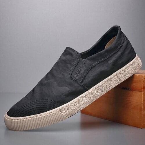 Brand Mens Loafers Moccasins Breathable Slip on Black Driving Vulcanized flats Shoes Men Casual Shoes A31-100