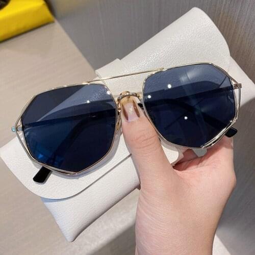 Double Beam Luxury Sunglasses for Women Irregular Material Metal Female Ocean Lens Balck Decorative Vintage Glasses Fashion New