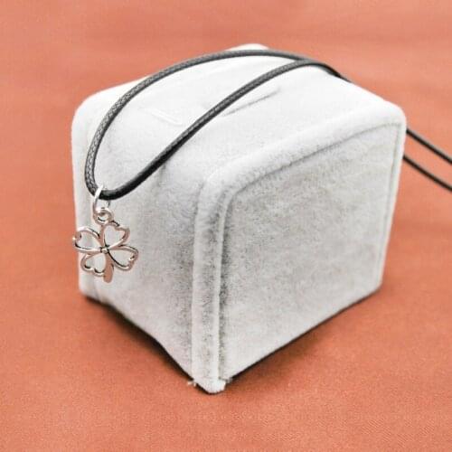 New Cute Girls Tiny Clover Pendant Necklace For Women Vintage Silver Color Flower Choker Necklaces Female Jewelry Party Gifts