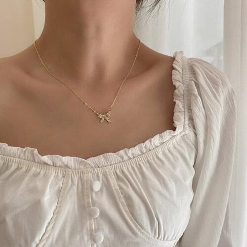 Bowknot necklace female summer 2021 new light luxury niche design sense clavicle chain fairy net red necklace accessories