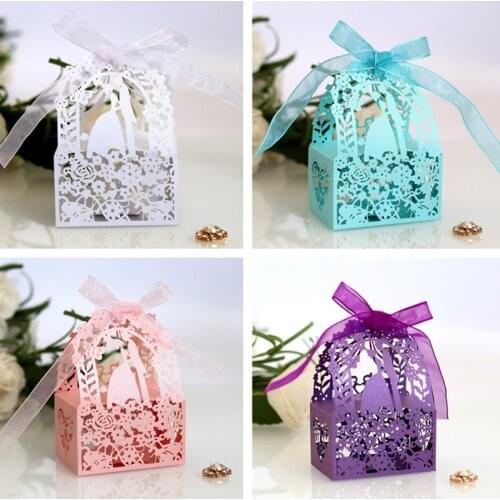 100pcs Bride Groom Laser Cut Wedding Favors Box Candy Box Princess Gift Box Wedding Party Baby Shower Box Wedding Favors Decor