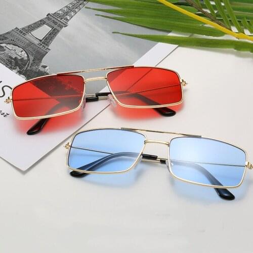 2021 New Ocean Lens Retro Rectangle Sunglasses Small Metal Frame Classic Fashion Women Men European Personality Cycling Glasses
