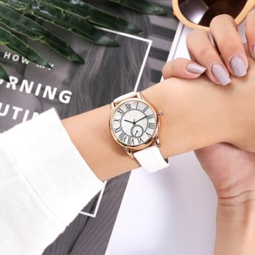 2019 New Arrival Women Watch Elegant Fashion Roman Numerals Dial Ladies Quartz Wristwatch Soft Leather Watches Relogio Feminino
