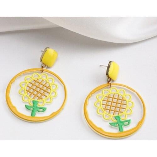 2021 Wholesale Small Fresh Ins Design Sense Geometric Acrylic Earrings Cute Sunflower Earrings for Vitality Girl