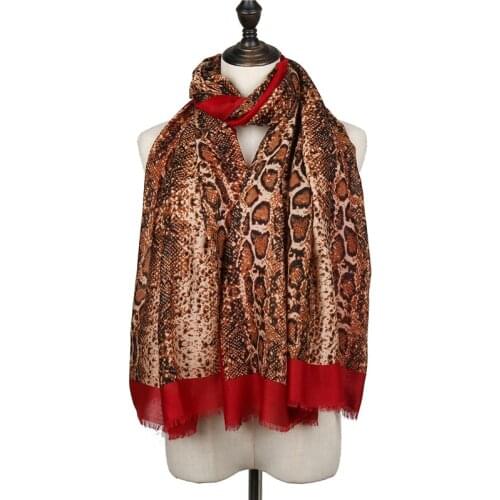 Thin Printed Scarf Street Style Men Women New Fashion Snake Pattern All-match Spring Autumn High Quality Muslim Hijab Shawls