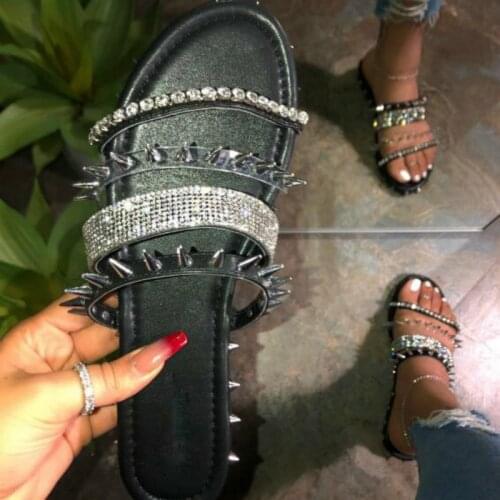 Spring Summer 2020 Women Rivet Rhinestone Buckle Sandals Outside Wild Beach Slippers Ladies Leisure Home Travel Flip Flop
