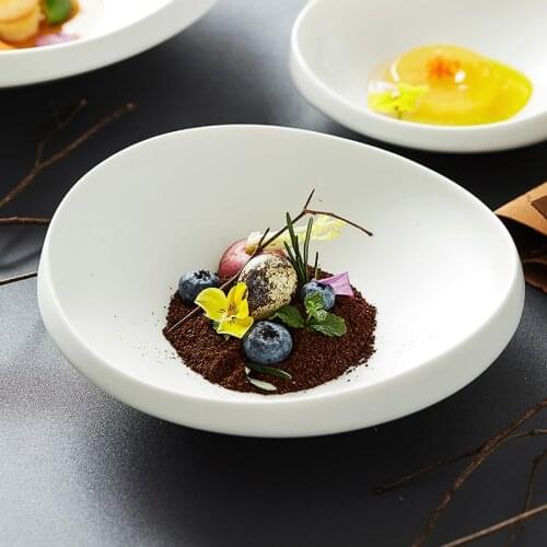 Creative Ceramic Western Food Plate White Oval Salad Bowl 10 Inch Thick Edge Ramen Main Dish Dessert Plate Restaurant Tableware