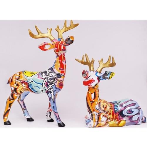 2pcs Simple Resin Creative Color Graffiti Deer Home Wine Cabinet Ornaments