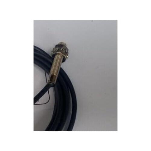 Free Shipping 2pcs/LOT NEW Switch E2A-M30LN30-M1-B2 inductive M30 plug type PNP normally closed