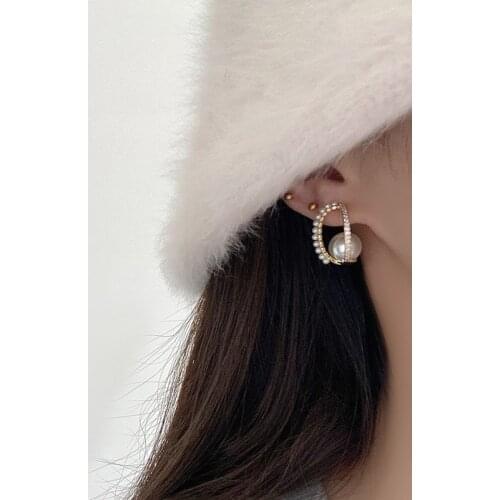 Trend New Products 2021 Goddess Fan Pearl Earrings French Retro Summer Fashion Rhinestone Sweet Earrings Temperament Accessories