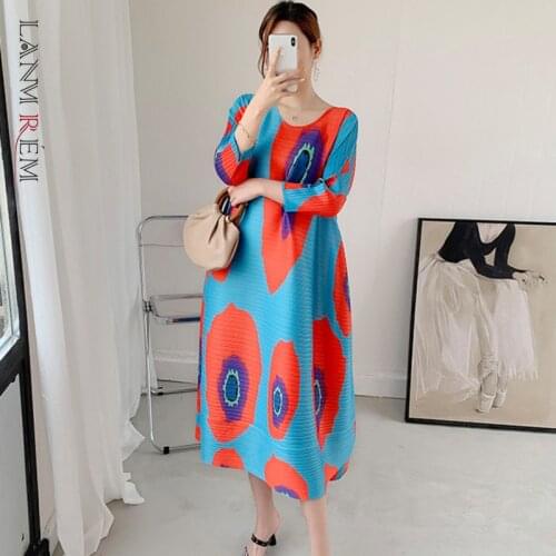 LANMREM Pleated Dress For Women 2021 Summer Printed Three Quarter Sleeve Loose Dresses Female Elegant Clothing 2D3587