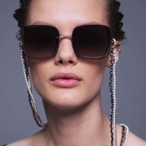 2021 Fashion Metal Chain Sunglasses Women Brand Designer Vintage Square Black Sun Glasses Female Show Shades Come With No Chain
