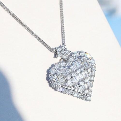 Huitan Heart Cubic Zirconia Charm Women Necklace Love Birthday Gift Formal Occasion Party Dazzling Pendant Necklace Jewelry