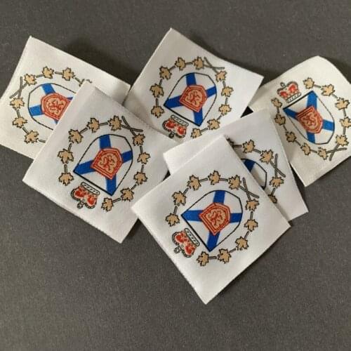 Customized 4.5*4.55cm Thick Cloth Woven Labels Clothing Labels