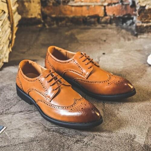 Yomior New Fashion Vintage Men Casual Shoes Formal Dress Leather Shoes Business Wedding Loafers Pointed Toe Italian Brogue Shoes