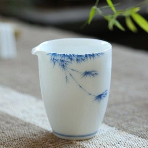 Whiteware Pitcher Hand-Painted Glazed Ceramic Tea Pitcher Tea Accessories Simple Hipster Tea Pot Were Cup Chahai Tea Kettle