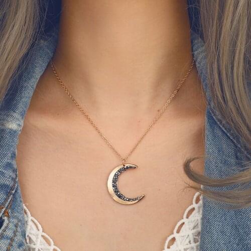 2020 Women Necklace Fashion Jewelry Long Gold Necklace Cute Black Discs Moon Shape Women Pendant Necklace New Arrival