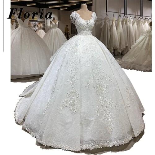 Elegant Cap Sleeve Lace Wedding Dresses Puffy Ball Gown Dubai Wedding Gowns Middle East Bridal Custom Gown Vestido De Novia 2020