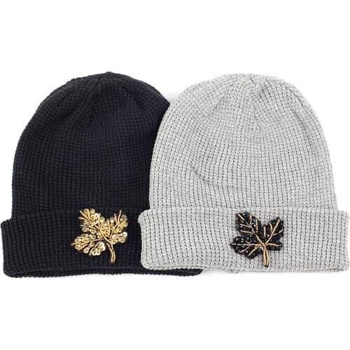 Charm Wood Adult Cashmere Beanie Hat With Maple Leaves Accessories Autumn Winter Warm Cuff Hat Adult Beanies Skull Cap