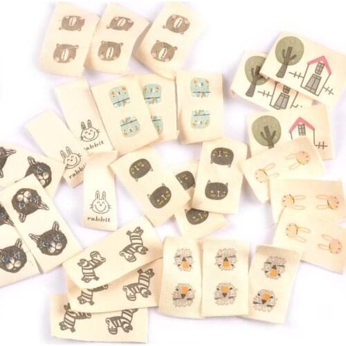 Mixed Animal Printed Cotton Woven Labels For DIY Sewing Accessories Garment Fabric Shoes Bags Clothing Tags 50pcs c2244