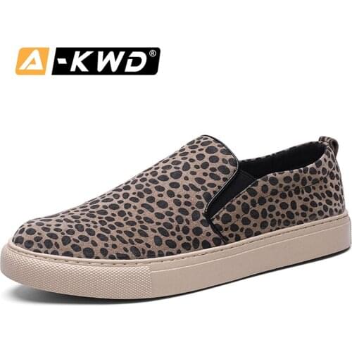 New Fashion Leopard Man Schoes Slip-on Loafer Shoes Men Chaussure Homme Sport Mens Shoes Casual Leather Breathable Driving Shoes