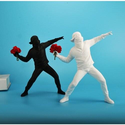 Modern Figurines Desktop Ornaments Resin Statues Sculptures Banksy Flower Thrower Statue Bomber Home Decoration Accessories
