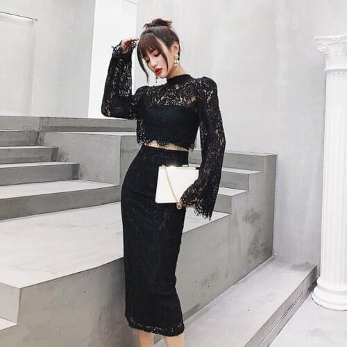 2020 Fashion The New Lace Perspective Trumpet Sleeve Shirt + Skirt Two-piece Suit Free Shipping