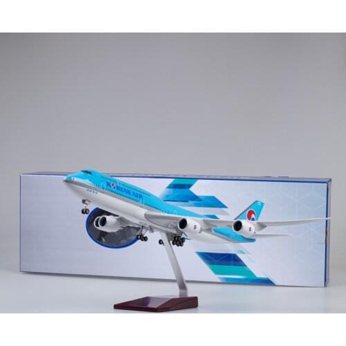 47CM 1/160 Airplane Korean Air 747-8 B747 Airline Civil Airliner Model LED Light Landing Gear Plane Model Gifts Display