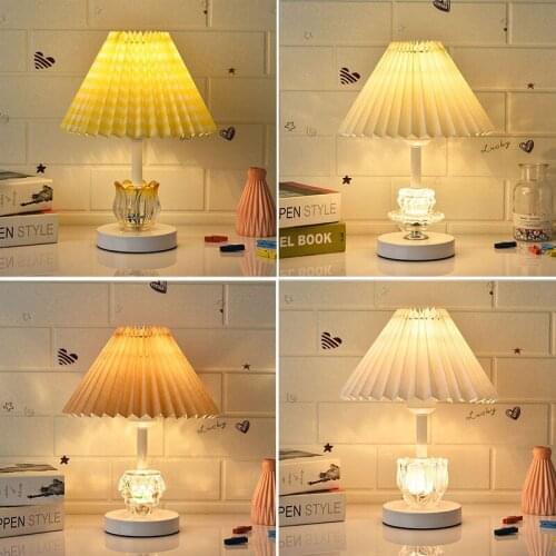 Nodic Table Lamp Creative Cute Bedroom Bedside Lamp Modern Glass Korean KD Girl Gift Study Living Room Decor Table Light Fixture