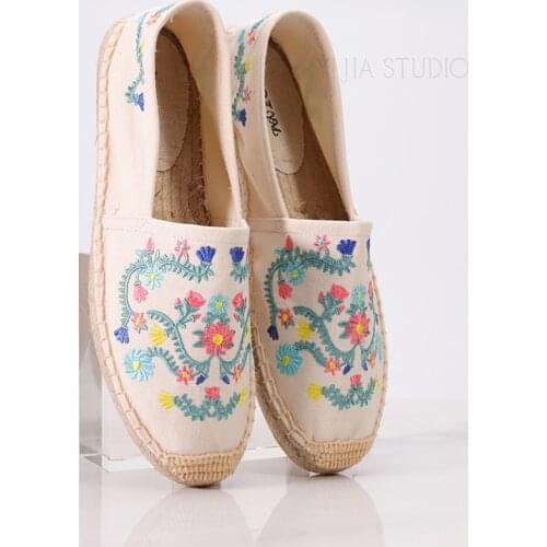 DZYM Women's Moccasins