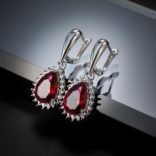 2020 New fashion sweet Water Drop modelling earrings contracted elegant temperament shiny crystal fresh Women Drop earrings
