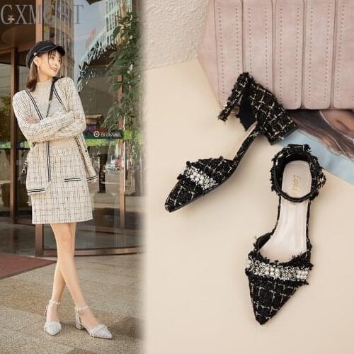 2021 New Black and White Color Matching Striped Flat Shoes Ladies Trendy Sequins Sequins High Heels Comfortable