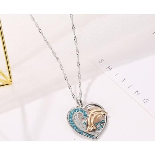 Lovely Dolphin Peach Heart Pendants Necklace Blue Color Rhinestone Crystal Clavicle Chain Necklace for Women Collar Jewelry
