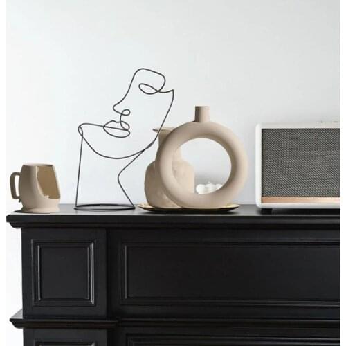 2021 New Abstract Character Sculpture Art Decor Nordic Metal Black Lines Handmade Figurines Home Decoration Art Gift Hot