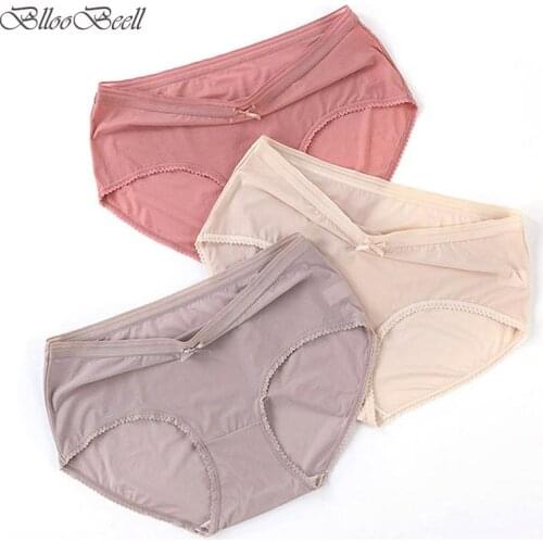 Hot Ice Silk Women Underwear Sexy Lace Briefs Mid Waist Womens Plus Size Panties Solid Color Ladies Lingerie Soft Cotton Crotch