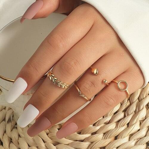 4-piece Set of Gold Color Ring for Woman Metal Geometric Peach Heart Wheat Ear Circle Hollow Ring Combination Set Accessories