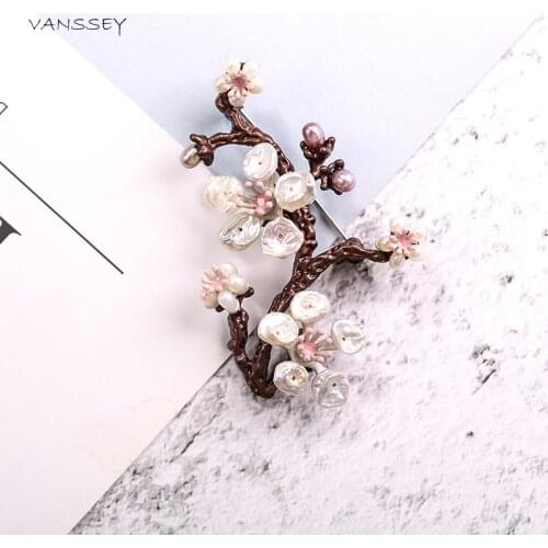 Vanssey Vintage Branch Flower Leaf Sakura Natural Baroque Pearl Brass Round Brooch Pin Accessories for Women 2020 New