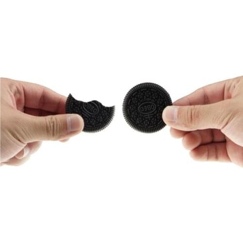 50pcs/lot Magic Close Up Cookie Street Trick Biscuit Bitten and Restored Gimmick OREO Bite Magic Tricks