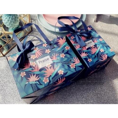 11x11x15cm Blue flower packing box with handle ,candy boxes Cookie baking Biscuits paper bag, nuts, tea Packaging box 50pcs/lot