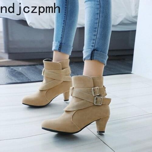 Autumn and Winter Ankle Boots Classic Fashion Flock Chelsea Boots Round Head Metal Decoration Women Boots Plus Size 33-43 Black
