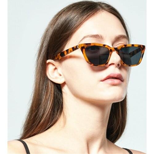 Women Sunglasses Fashion Trending Cats Eye Small Frame Glasses Vintage Luxury Designer Men Driving Decorative Eyeglasses UV400