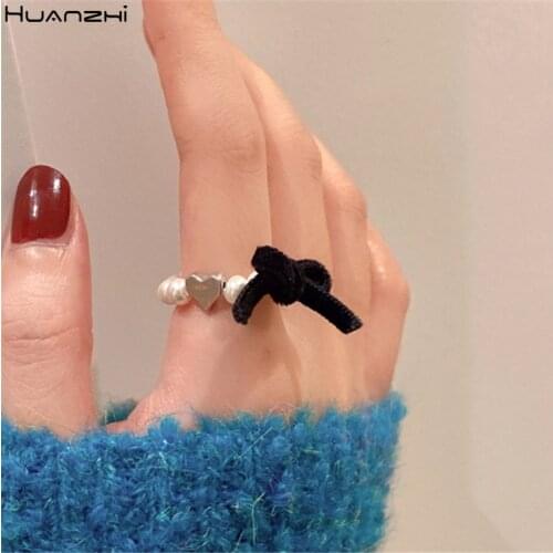HUANZHI 2021 Retro Black Velvet Bow Splicing Heart-shaped Multi Layer Pearl Ring Elastic Rings for Women Girl Delicate Jewelry