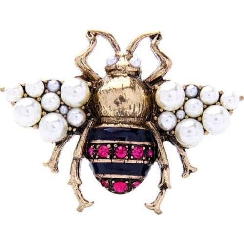 Retro Alloy Dripping Oil Pearl Insect Brooch Temperament European And American Fashion Coat Corsage