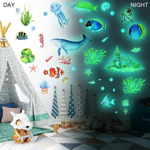 Lichtgevend Ocean Fish Shark Wall Stickers for Kids Waterproof Happy Underwater Sea World Lumineux Decals Home Decorations