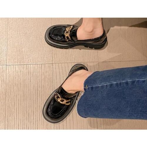 Drop Shipping Black Patent Leather Gold Chain Slip On Single Shoes Woman Round Toe 45 mm Heels Thick Sole Mary Jane Pumps Shoes