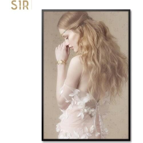 Nordic Light Luxury Instagram Style Fashionable Girl Architectural Decoration Minimalist Art Picture Home Decoration Poster Sexy