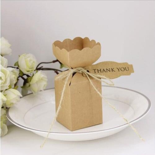 50pcs Kraft Paper Pillow/Square Candy Box Rustic Wedding Favors Candy Holder Bags Wedding Party Gift Boxes with thank you tags