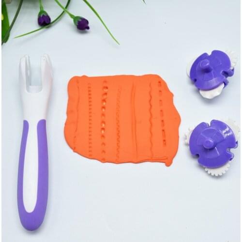 Luyou 1pcs Fondant Cake Embosser Roller Cookie Cutters Biscuit Molds Ravioli Tool Embossing Decorating Cutter Cake Tools FM1657