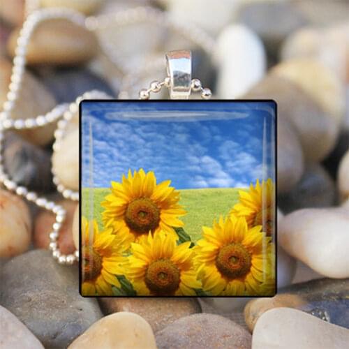 2019 New Fashion Sunflower Painting Glass Tile Pendant Necklaces spring Jewelry Hand Craft Gifts Funny Gifts for Women Men